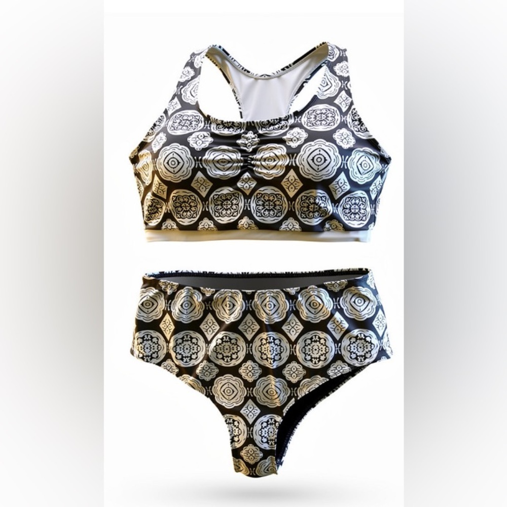 NEW- XL geometrical Patterned Bikini
RAZOR BACK TOP
FULL COVERAGE BOTTOM